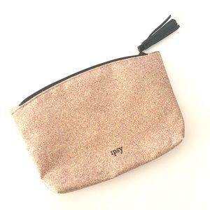 ♡super cute makeup bag by ipsy♡